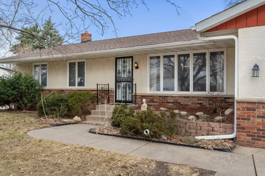 431 Skillman Avenue E, Maplewood, MN 55117 - #2