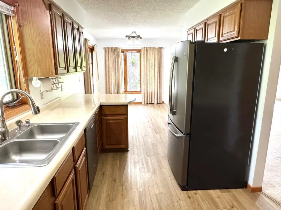 302 5th Street Se, Roseau, MN 56751 - #2