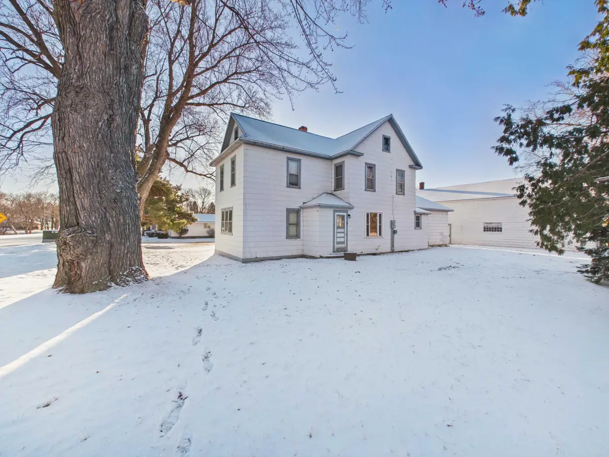 6 6th Avenue Se, Melrose, MN 56352 - #1