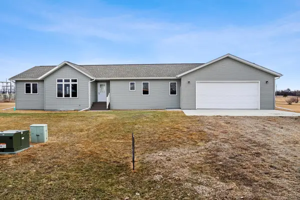 220 Lylac Circle, Forman, ND 58032