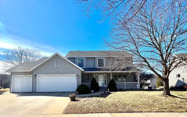 2227 Viola Heights Drive Ne, Rochester, MN 55906