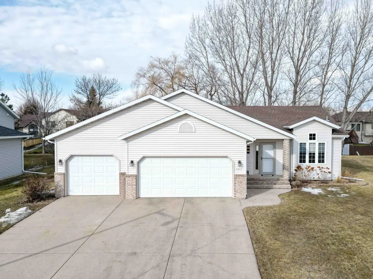 1903 33rd Street S, Moorhead, MN 56560 - #1