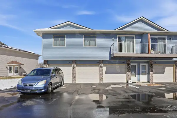 789 Parkside Drive #789G, Vadnais Heights, MN 55127