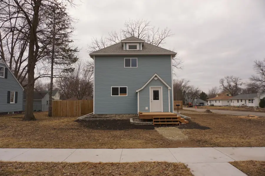 90 5th Avenue Nw, Wells, MN 56097 - #2