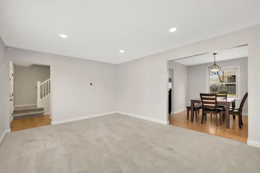 7495 Saratoga Drive, Chanhassen, MN 55317 - #3