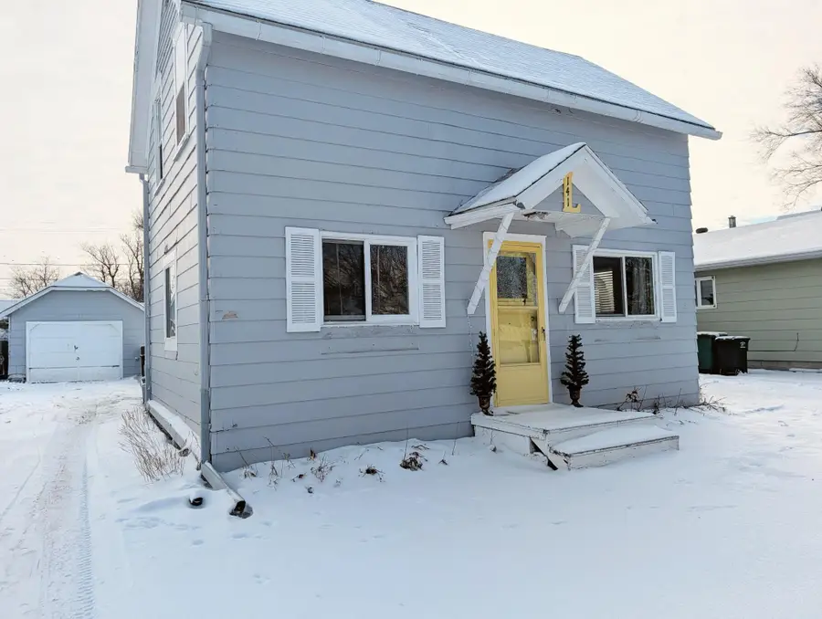 141 5th Avenue N, Casselton, ND 58012 - #2