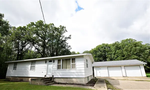 809 11th Avenue Se, Roseau, MN 56751