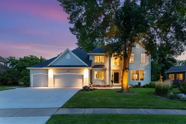 18643 Magenta Bay, Eden Prairie, MN 55347