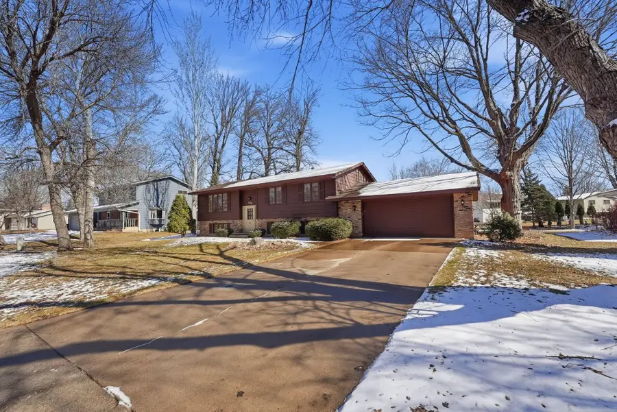 1306 Woods Circle, Buffalo, MN 55313 - #2