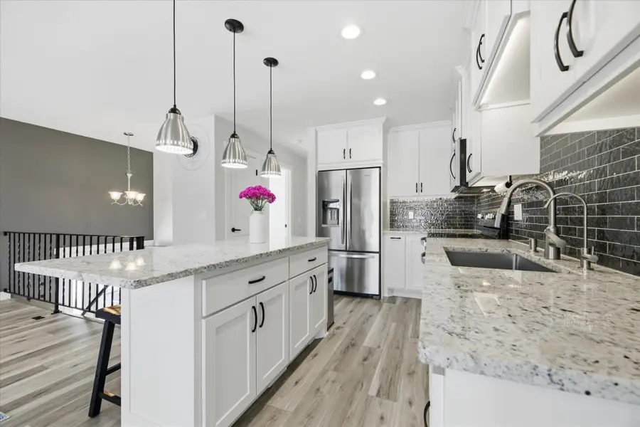 625 Portland Place, Burnsville, MN 55337 - #3