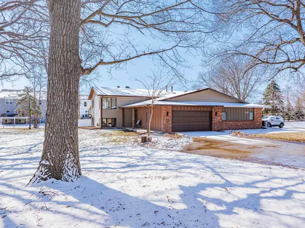 1203 79 1/2 Street, Victoria, MN 55386