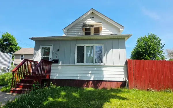 945 Geranium Avenue E, Saint Paul, MN 55106