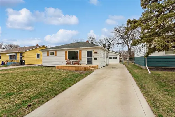 1510 15th Street S, Fargo, ND 58103