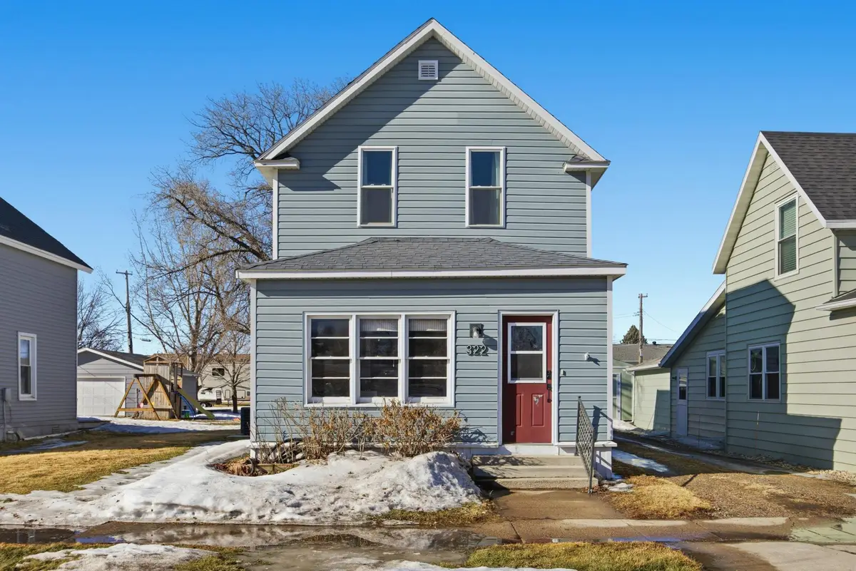 322 Langer Avenue S, Casselton, ND 58012 - #1