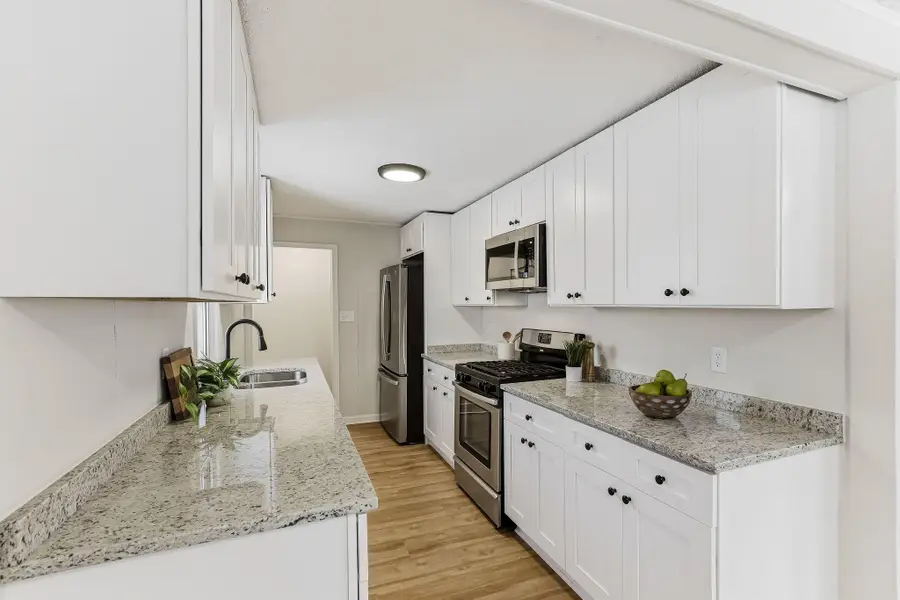 104 W Warburton Street, South Saint Paul, MN 55075 - #3