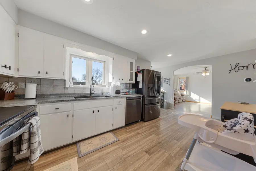 235 S Cedar Street, Belle Plaine, MN 56011 - #2