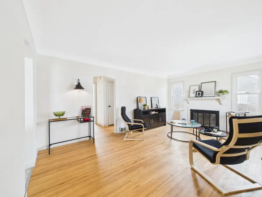 1628 Arlington Avenue E, Saint Paul, MN 55106 - #2