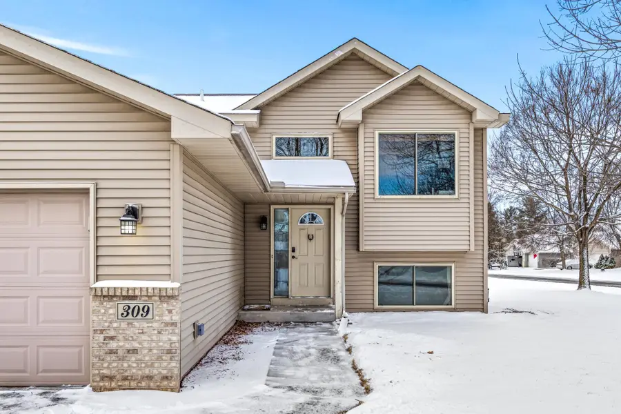 309 Flintwood Street Sw, Isanti, MN 55040 - #2
