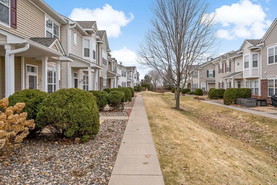 11003 Oak Grove Circle #B, Woodbury, MN 55129 - #2