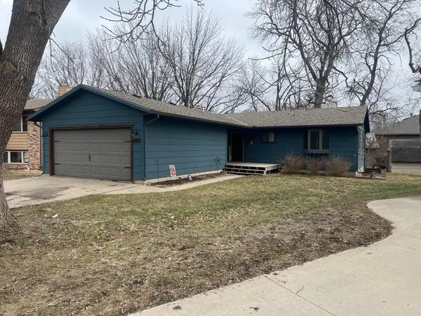 445 NE Rose Lane Ne, Hutchinson, MN 55350