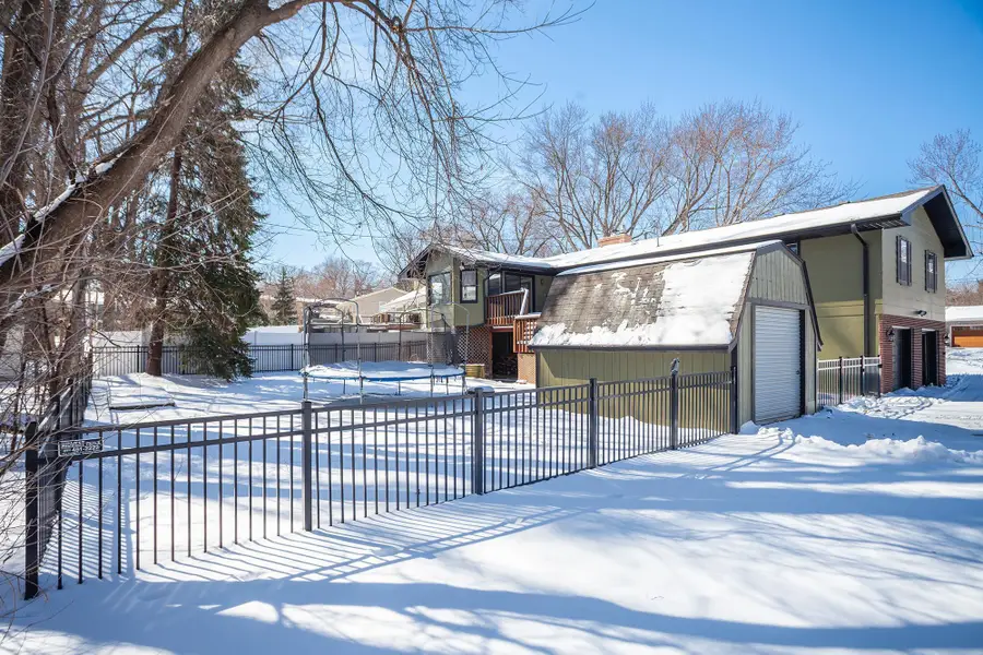 2722 Vale Crest Road, Crystal, MN 55422 - #2