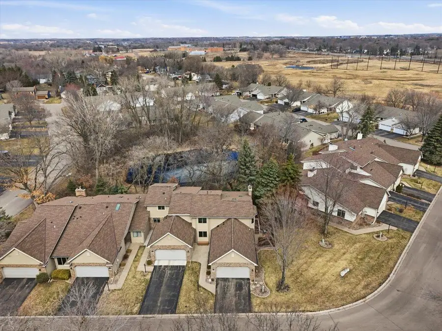 561 Deer Ridge Lane S, Maplewood, MN 55119 - #2