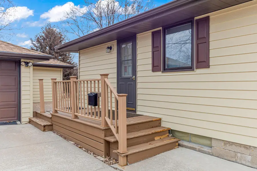 6571 3rd Street Court N, Oakdale, MN 55128 - #2