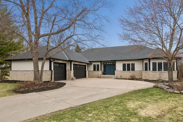 2065 Woodstone Court, Victoria, MN 55386