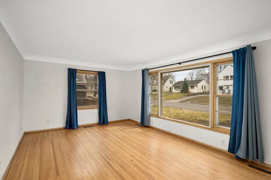 1140 Ottawa Avenue, West Saint Paul, MN 55118 - #3