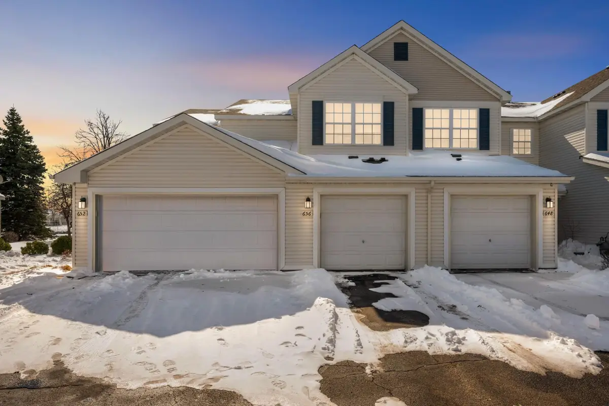 656 Cobblestone Way, Shakopee, MN 55379 - #1