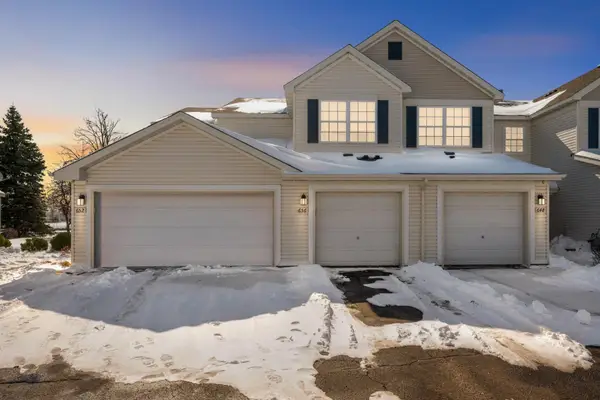 656 Cobblestone Way, Shakopee, MN 55379