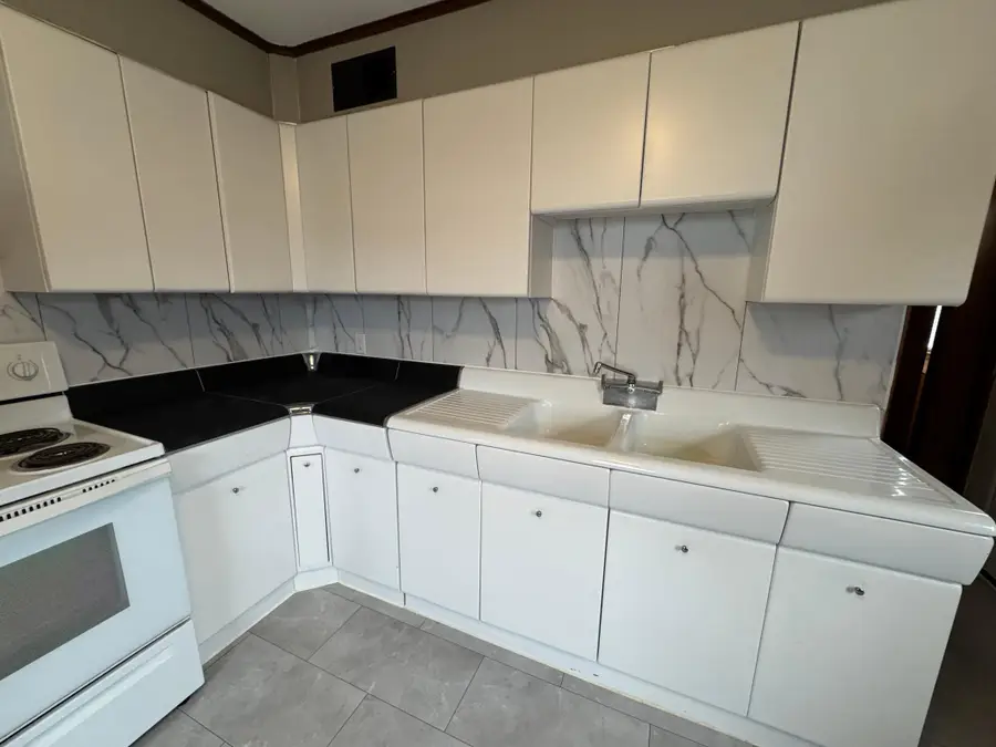 1064 S Grove Avenue, Owatonna, MN 55060 - #2