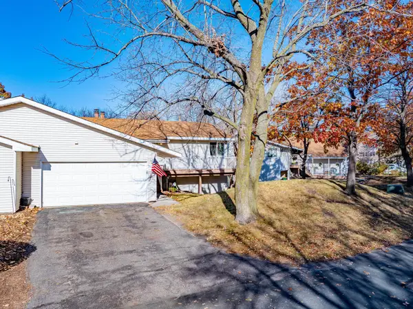 7922 Timber Lake Drive, Eden Prairie, MN 55347