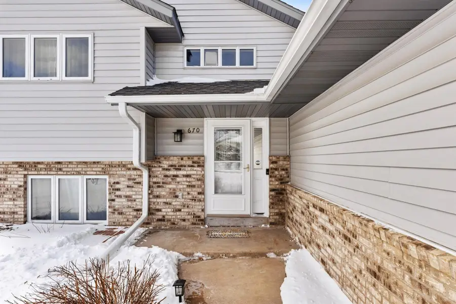 670 W 11th Street, Rush City, MN 55069 - #3