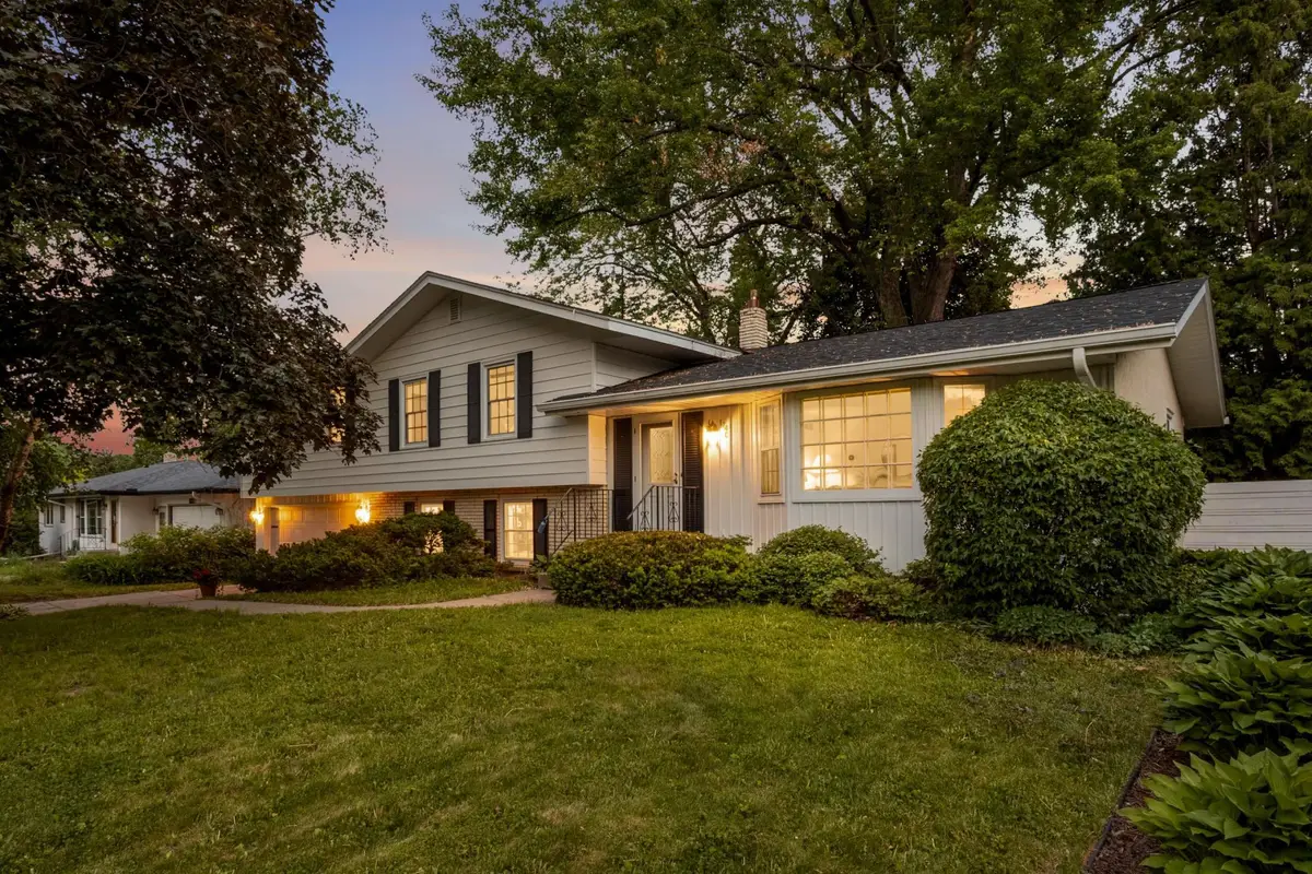 1740 Stanbridge Avenue, Roseville, MN 55113 - #1