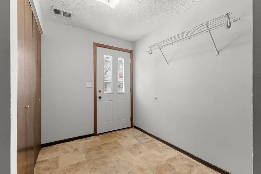 2361 Dorland Lane E, Maplewood, MN 55119 - #3