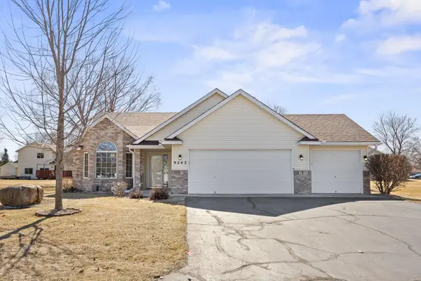 9242 Dunbar Knoll Circle N, Brooklyn Park, MN 55443