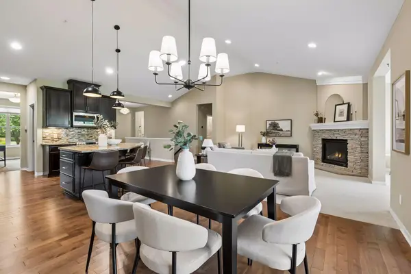 10786 Lyndale Bluffs Trail, Bloomington, MN 55420
