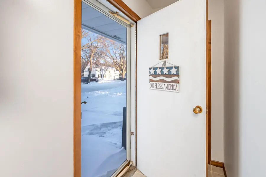 206 N 1st Avenue E, Truman, MN 56088 - #3