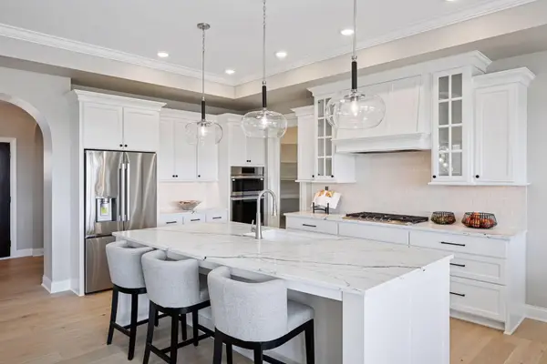 9115 Mills Lane, Chanhassen, MN 55317