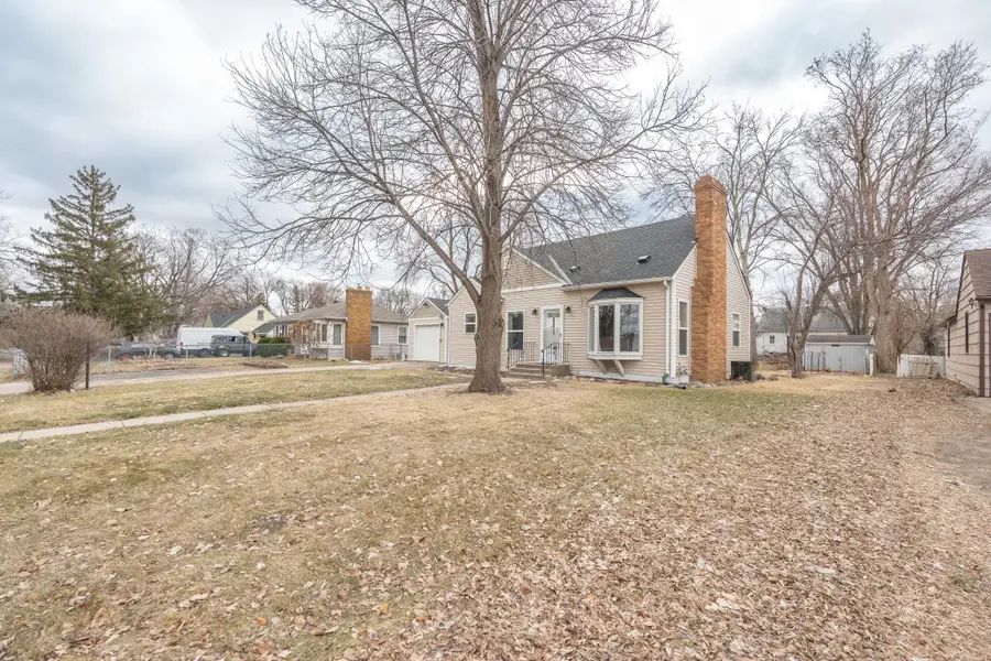 5312 Lilac Drive N, Brooklyn Center, MN 55430 - #3