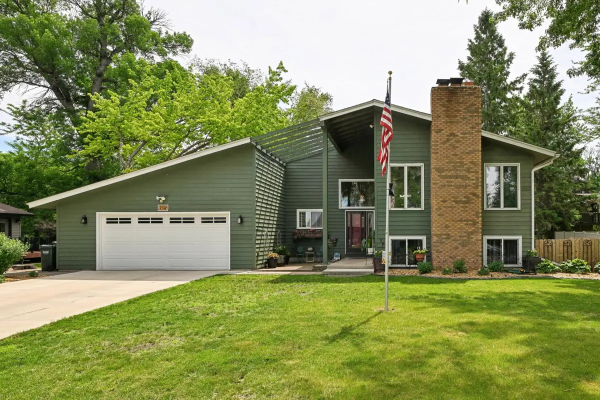 615 Lakewood Drive Sw, Hutchinson, MN 55350 - #1