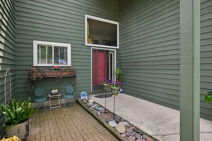 615 Lakewood Drive Sw, Hutchinson, MN 55350 - #3