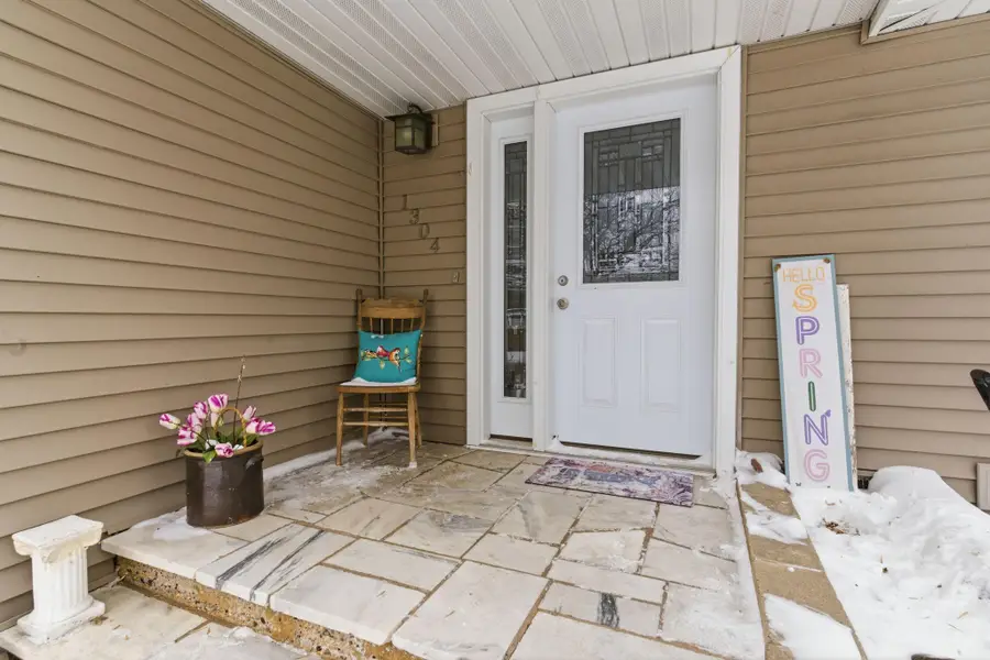 1304 9th Street Sw, Willmar, MN 56201 - #2