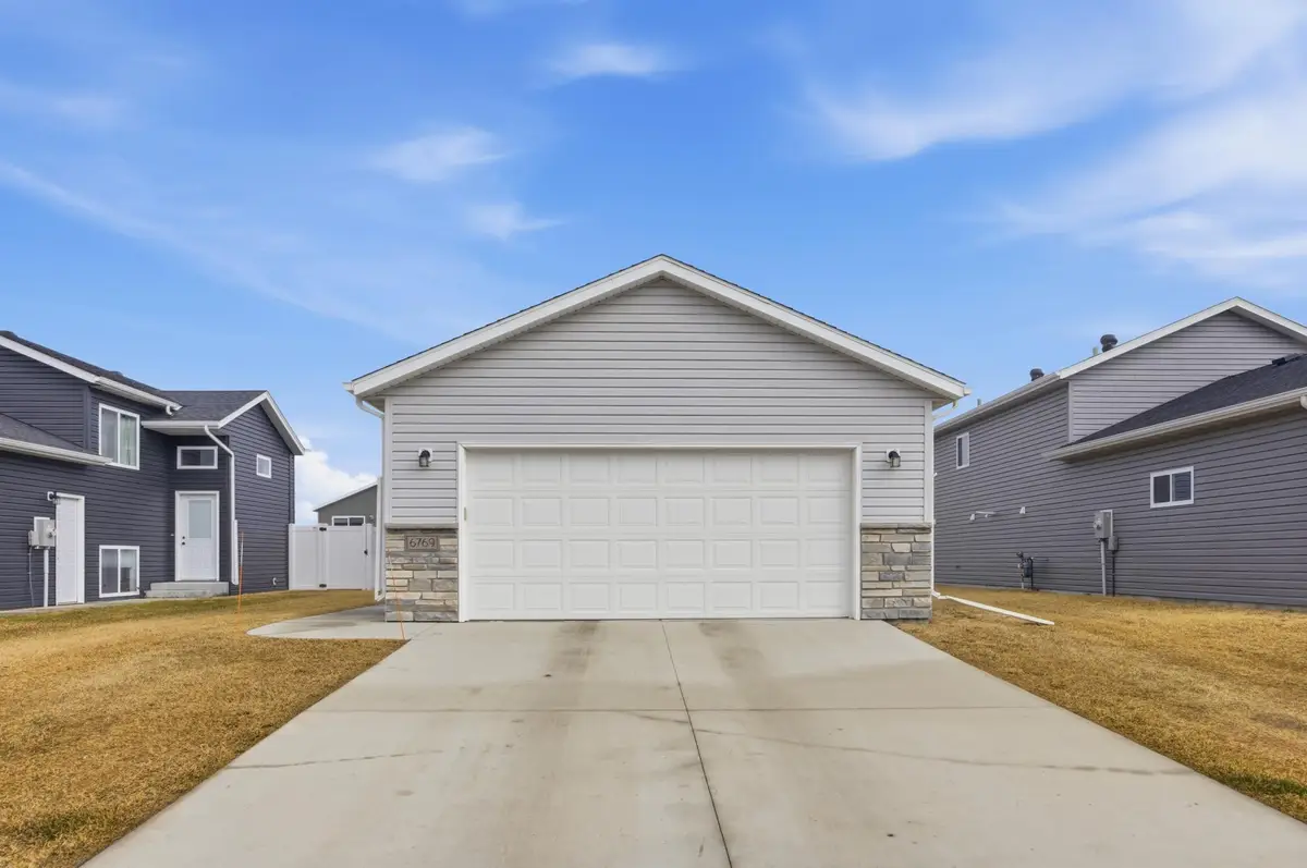 6769 70th Avenue S, Horace, ND 58047 - #1