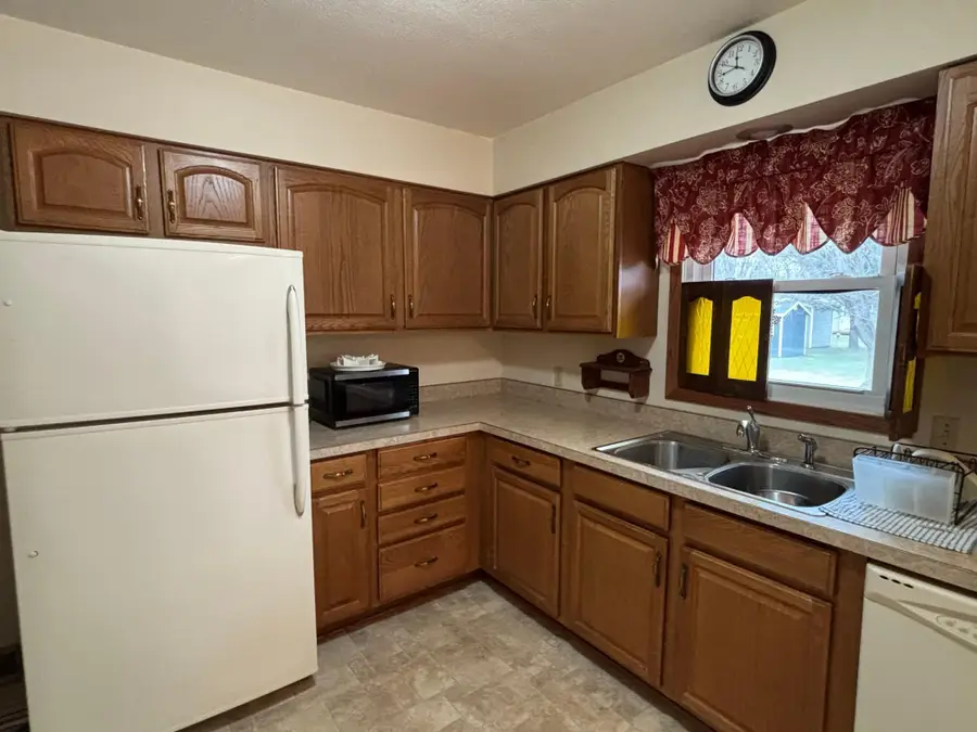 835 10th Street, Granite Falls, MN 56241 - #3