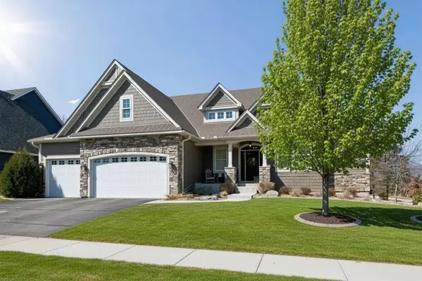 9264 Hawkcrest Court, Chanhassen, MN 55317