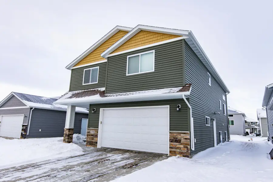 2750 10th Street W, West Fargo, ND 58078 - #2