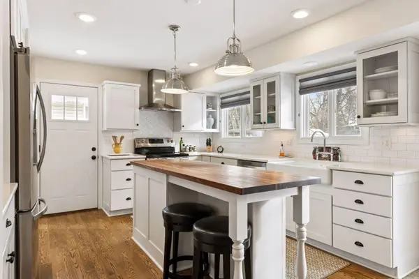 1516 Boone Avenue N, Golden Valley, MN 55427