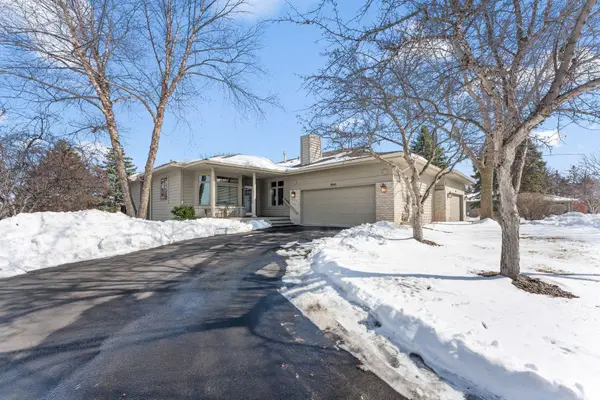 8945 Hilloway Road, Eden Prairie, MN 55347